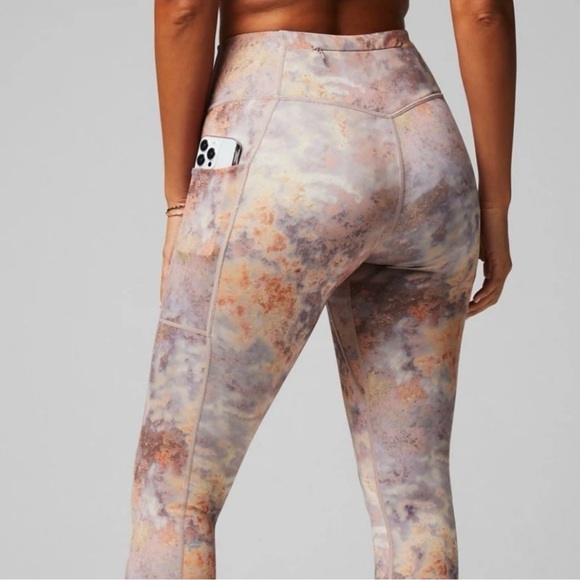 Fabletics Anywhere Motion365 Lavender Print Legging | SZ S - Picture 5 of 7